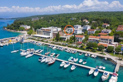 Malinska Apartment | Waterfront Apartments Pia - Marija