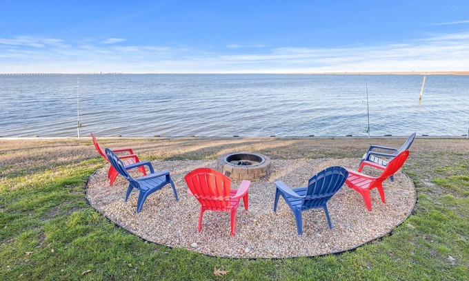 Portsmouth House | Waterfront/Arcade/Fishing Fun