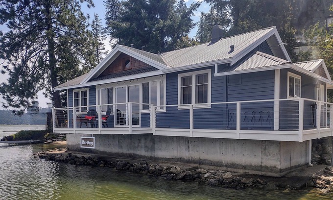 Newman Lake House | Waterfront beach cottage! Sandy beach, fish from deck, 3 kayaks, 2 standup PB