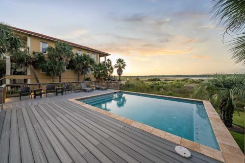 Gulf Shores House | Waterfront Beach Oasis Private Pool Deck & BBQ