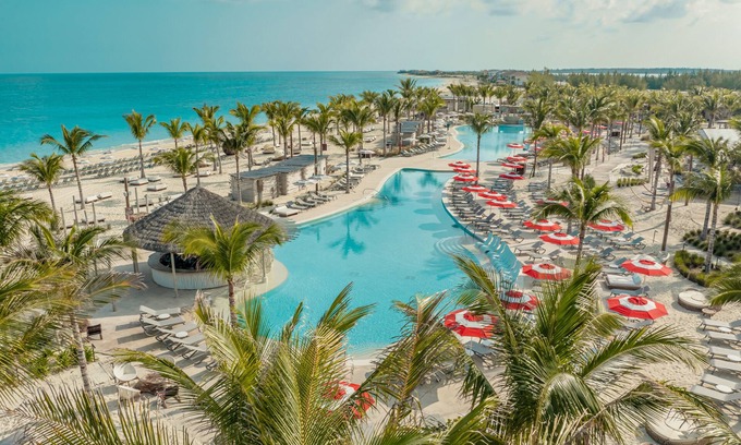 Alice Town House | Waterfront Bliss: Modern & Luxurious 4 Bedroom Home in Bimini, Bahamas