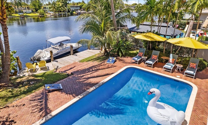 Cypress Lakes House | Waterfront | Boat Rental | Heated Pool | Sleeps 10