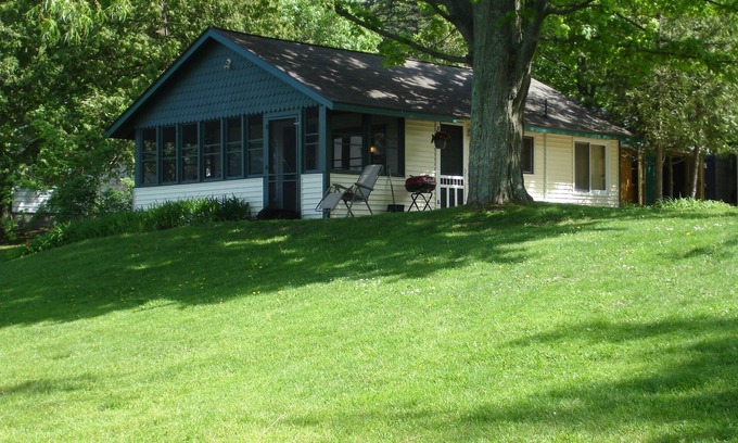 Alden Cottage | Waterfront Cabin on Clam Lake / Torch Lake