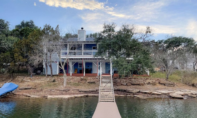 Council Creek South House | Waterfront Cabin on Lake Buchanan with private dock