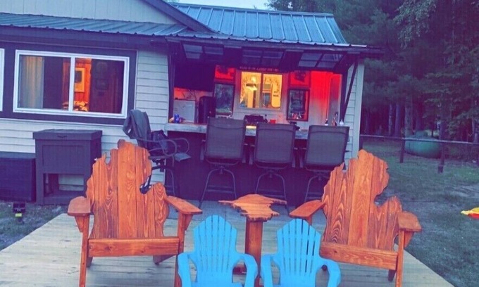 Manistique House | Waterfront Cabin w/Private Dock & Outdoor Bar near Munising/Manistique