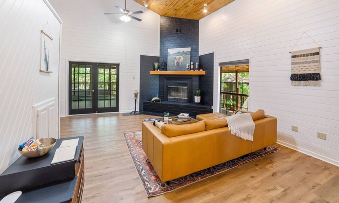 Karnack Cabin | Waterfront cabin w/ private dock & 2 kayaks | Kid friendly w/ many amenities