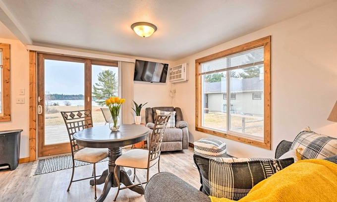 Arkdale Cabin | Waterfront Castle Rock Lake Cabin w/Deck & Grill