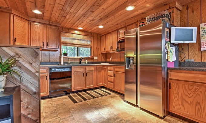 Innsbrook House | Waterfront Chalet at Innsbrook Resort w/ Kayaks!