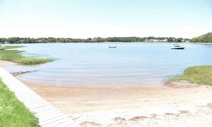 Onset Cottage | Waterfront comfy 2BD cottage w/direct access to private beach & amazing Bayview