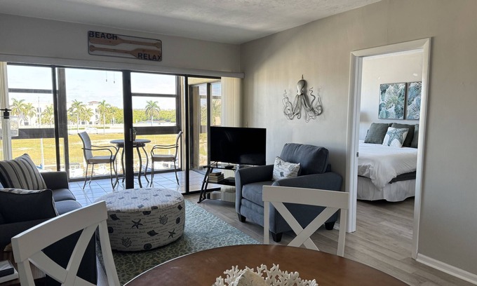 Old Naples Condo | Waterfront Condo, minutes to downtown Old Naples