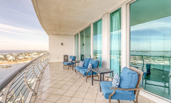 Orange Beach East Condo | Waterfront condo near beach with wet bar & shared indoor pool & hot tub