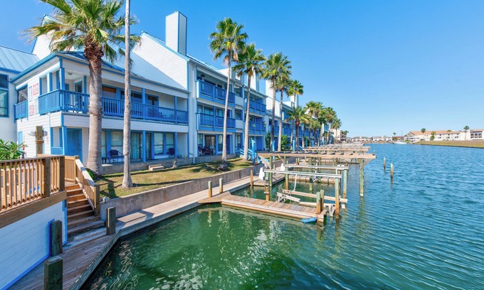 Corpus Christi Condo | Waterfront Condo with Canal Views, Pool, Hot Tub & Private Balcony