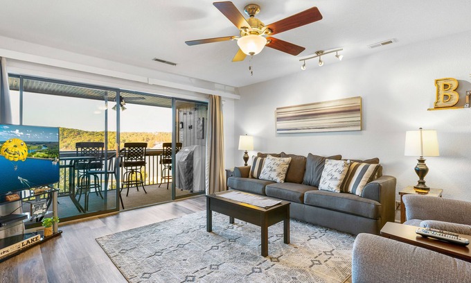 Lake of the Ozarks Condo | Waterfront Condo with Amazing Amenities
