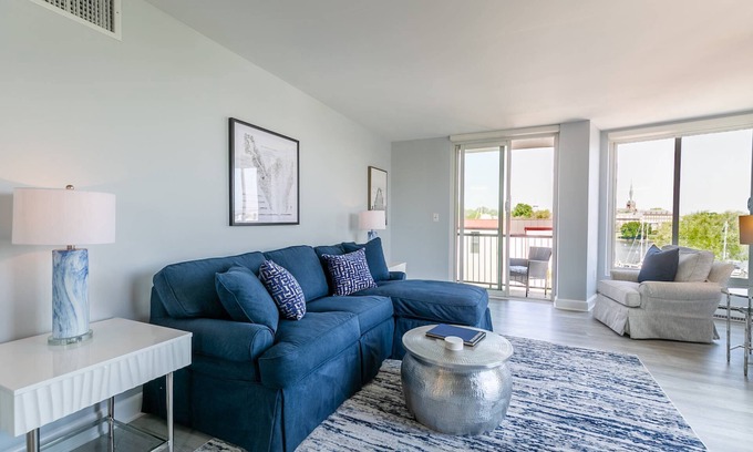 Eastport Condo | Waterfront Condo with Rooftop Pool, Spa Creek Views & Prime Eastport Location with Parking