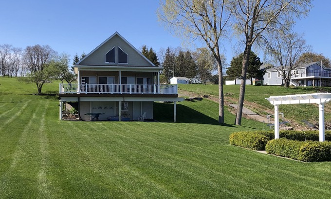 Three Mile Bay Cottage | Waterfront Cottage, Palm Tree Pointe, private space right on the water.