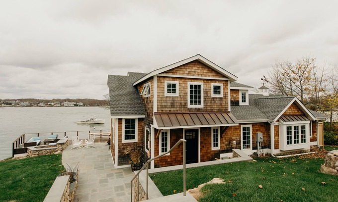 Branford Cottage | Waterfront Cottage in Branford