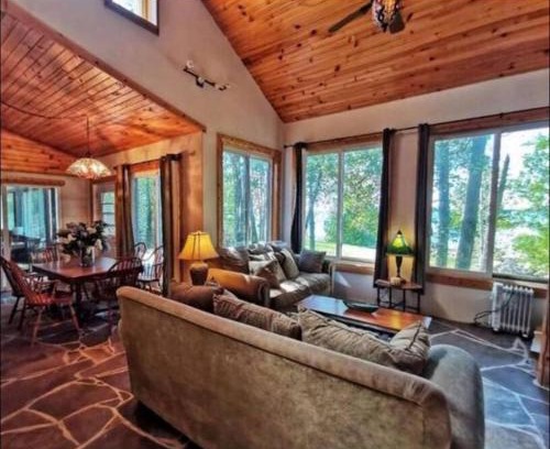 Lion's Head House | Waterfront Cottage in Lion's Head