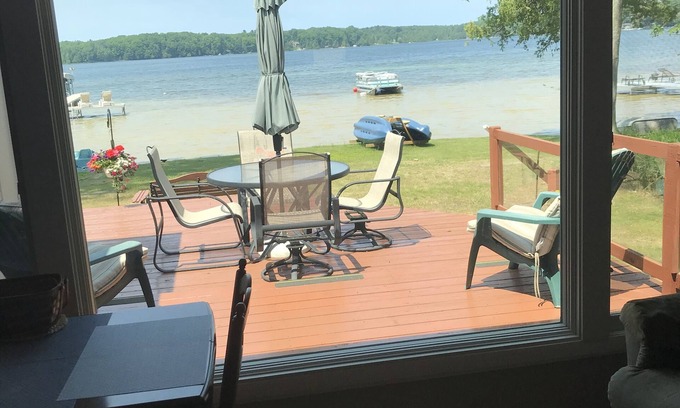Lake Ann House | Waterfront Cottage, Lake Ann,Traverse area All Sports Lake!