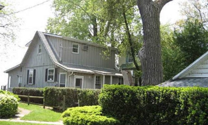 Fort Erie House | Waterfront Cottage on Crescent Beach, Fort Erie, ON