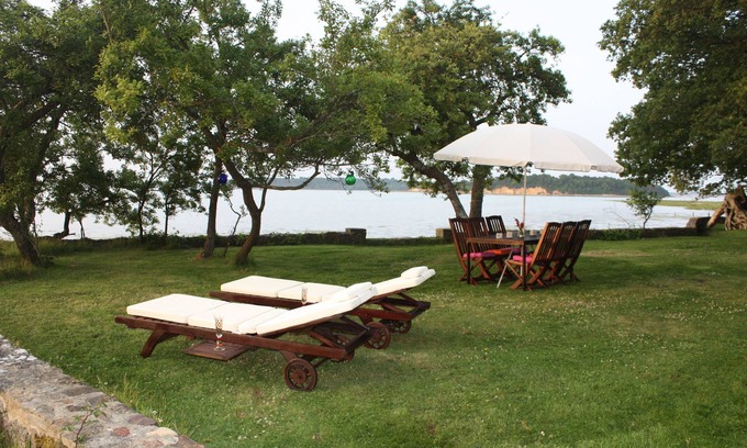 Corfe House | Waterfront Cottage on the Beach In Beautiful Dorset Countryside Sleeps 12