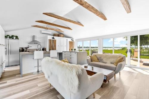 Pointe-du-Chene Ski Chalet | Waterfront Cottage 'The Dream' with Private Hot Tub