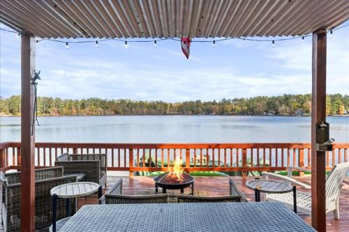Acton Apartment | Waterfront Cottage
