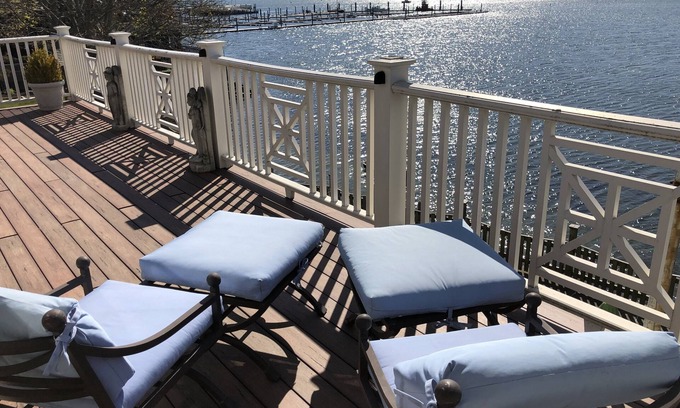 Salem House | Waterfront Downtown Salem Home in Historic New England - 35 minutes to Boston