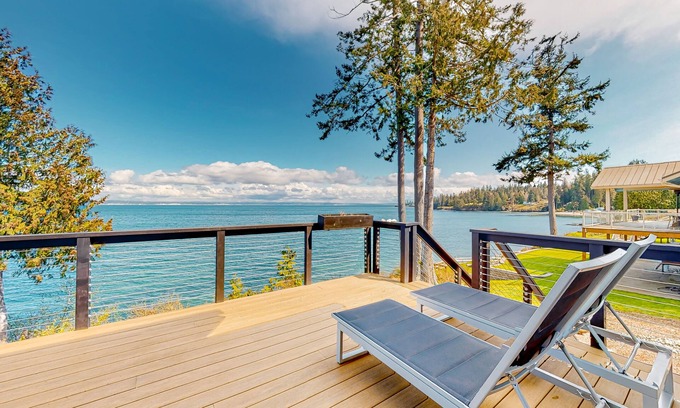 Port Ludlow House | Waterfront dream home with unparalleled views, gas fireplace, & washer/dryer