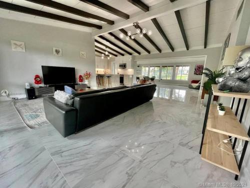 Lauderdale Isles House | Waterfront Escape 3 bed 2 bath
