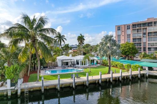 East Fort Lauderdale House | Waterfront Escape Walk to Las Olas PrivatePool BBQ