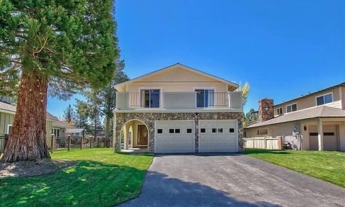 Tahoe Keys House | Waterfront Family Home with Private Boat Dock
