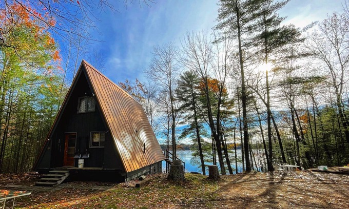 Lake Tomahawk House | Waterfront family friendly private cabin on beautiful Horsehead near Minocqua
