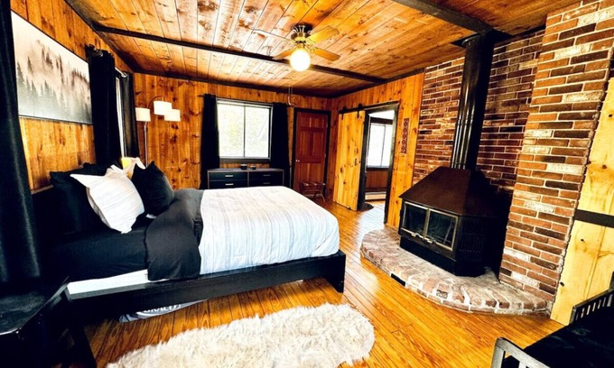 Conway House | Waterfront Farmhouse Charm - Paradise on Pequawket