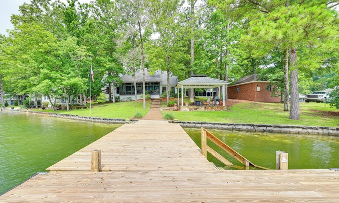 Eclectic House | Waterfront Gem on Lake Martin w/Kayaks & Dock!