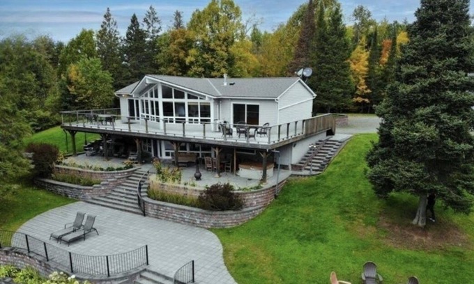 McKellar Cottage | Waterfront, Gorgeous Dream Cottage