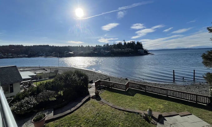 Ballard Condo | Waterfront Hidden Gem Pet Friendly