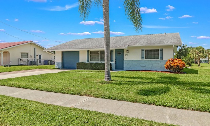 Lochmoor Waterway Estates House | Waterfront home w/direct Gulf access and hot tub! *short boat ride to Sanibel
