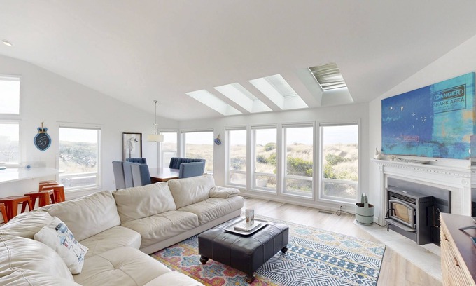 Bayshore House | Waterfront Home w/Private Hot Tub, Ping-Pong, Free WiFi, & Washer/Dryer