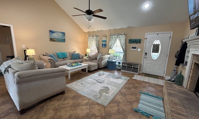 Gautier House | Waterfront home with 3 bedrooms 2 bathrooms and lots of amenities!