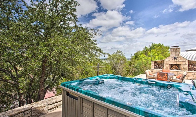 Granbury House | Waterfront Home with Boat Dock on Lake Granbury!