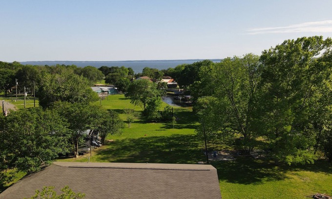 West Livingston House | Waterfront home with 6 lots to play on.
