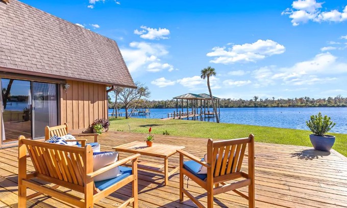 Homosassa House | Waterfront Homosassa Family Getaway with Dock!