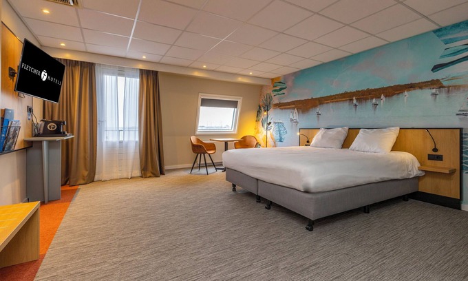 Oud-Loosdrecht Hotel | Waterfront Hotel Featuring Private Marina, Hiking Routes and Elegant Dining