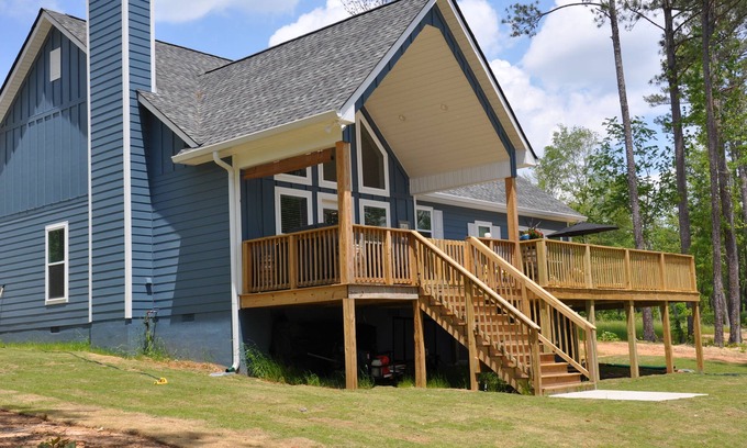 Jacksons' Gap House | Waterfront House on a Quiet Cove! Only 35 minutes to downtown Auburn!