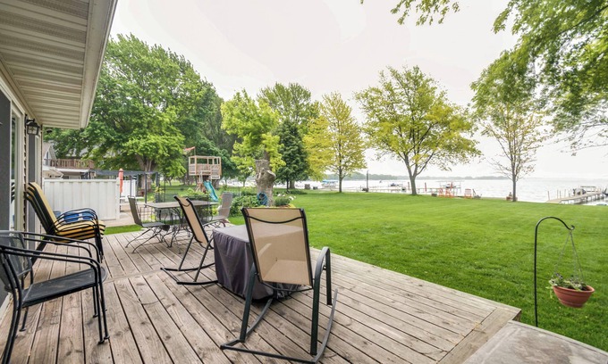 Elwood Cabin | Waterfront Johnson Lake Getaway w/Fire Pit!