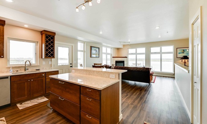 Kenai House | Waterfront Kenai Townhome < 1 Mi to Beach!