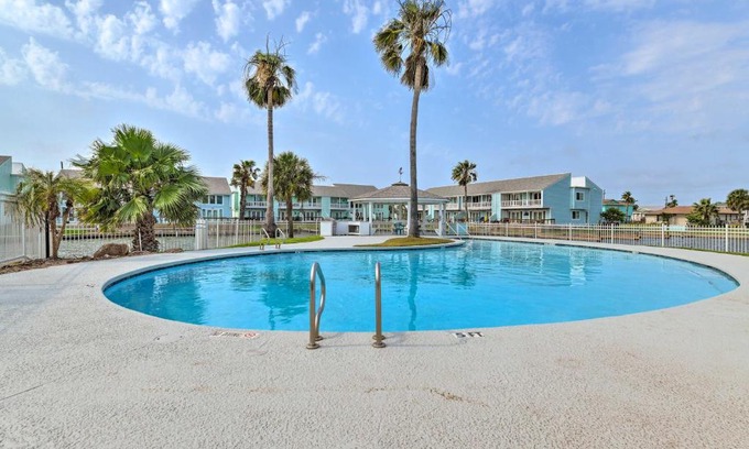 Key Allegro Apartment | Waterfront Key Allegro Condo with Balcony and Pool