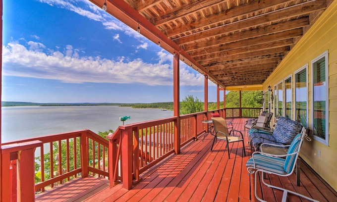 Longtown House | Waterfront Lake Eufaula Home: Multi-Level Balcony