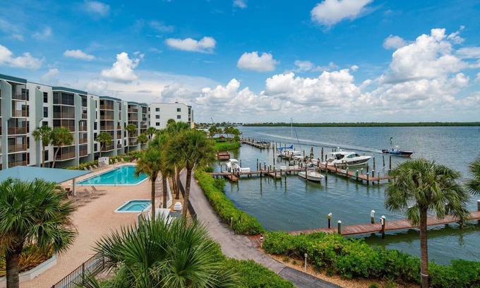 Marco Island Condo | Waterfront living at this Cheerfully decorated river view Condo.