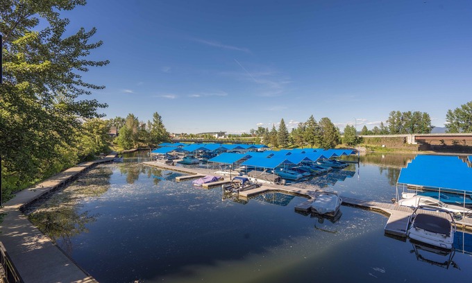 Sandpoint Condo | Waterfront Loft in the Heart of Sandpoint
